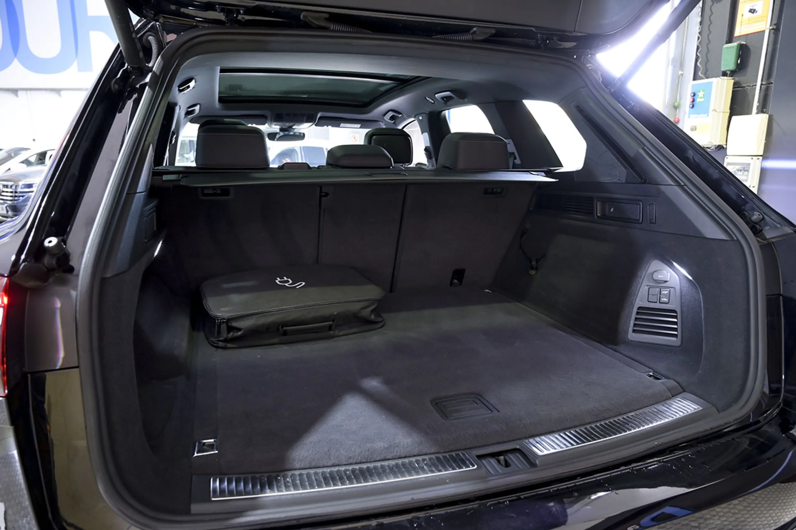 Volkswagen Touareg R 3.0 V6 TSI 340kW Tip 4M - Foto 13