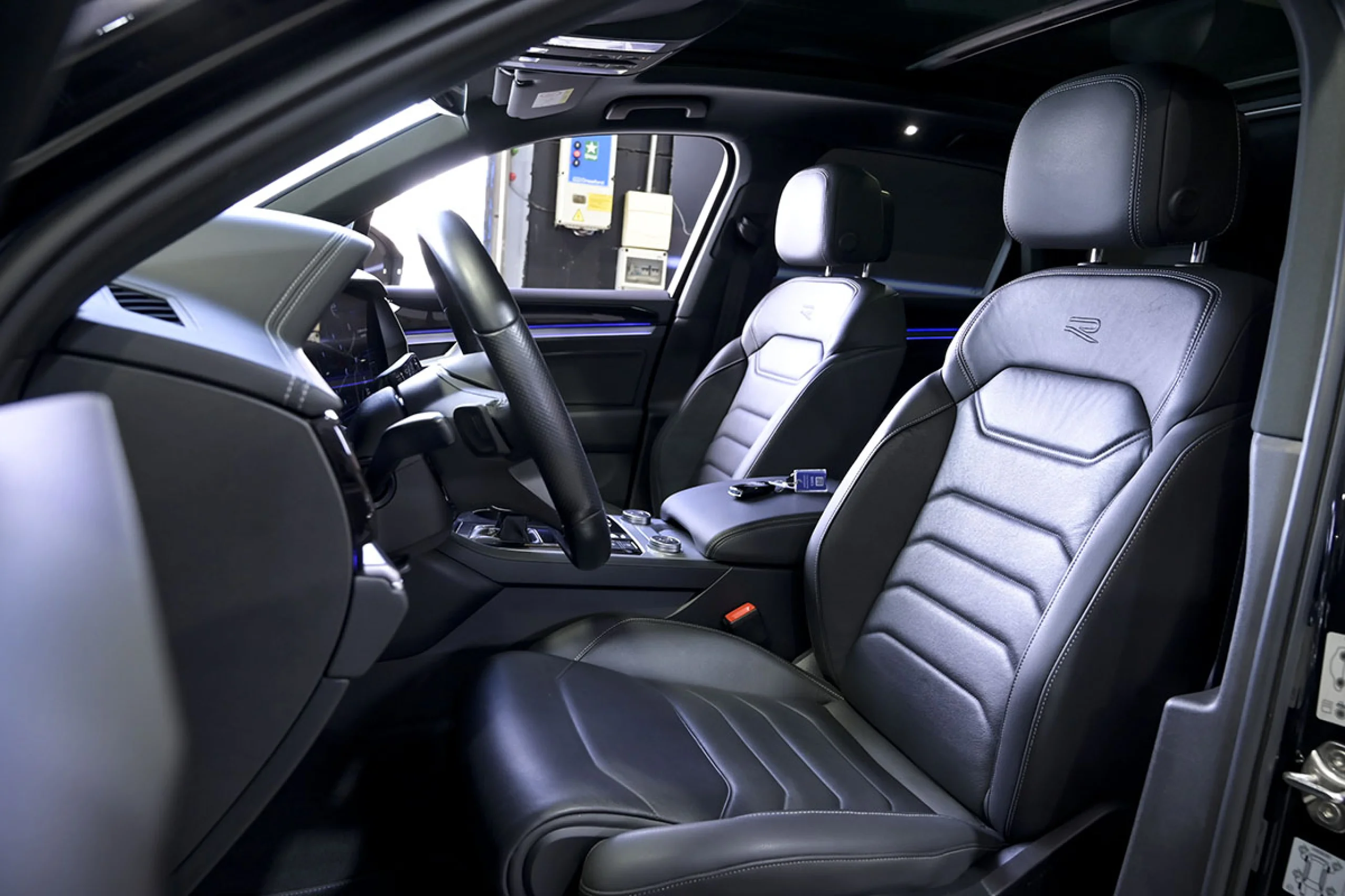 Volkswagen Touareg R 3.0 V6 TSI 340kW Tip 4M - Foto 24