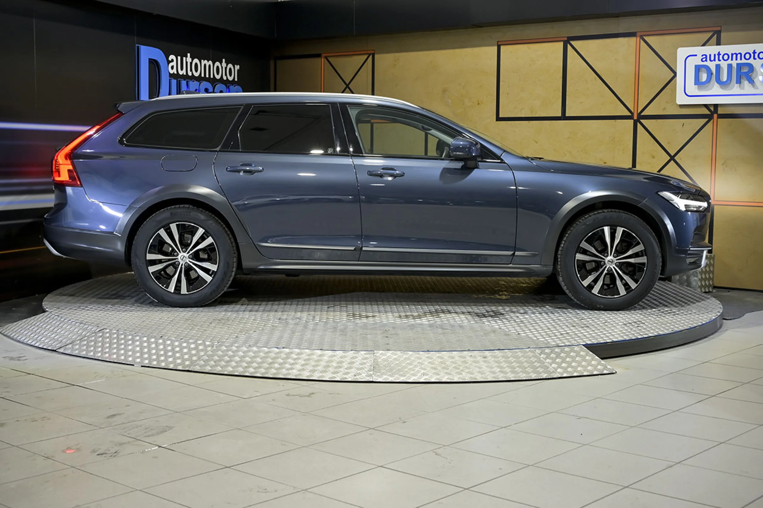 Volvo V90 Cross Country 2.0 D4 AWD Auto - Foto 19