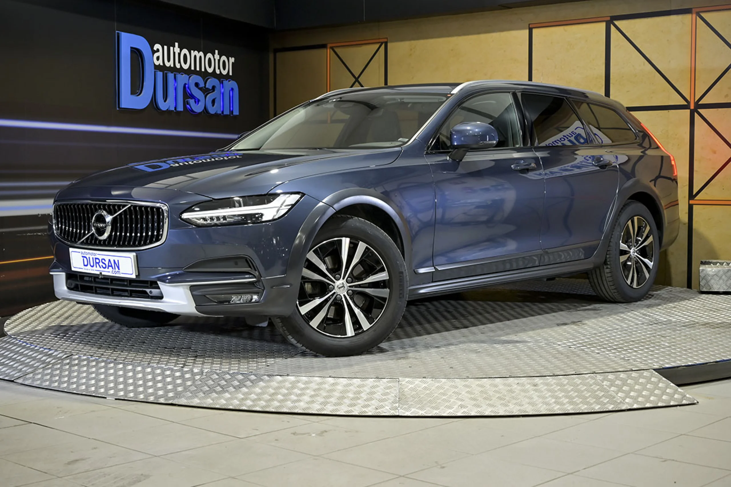 Volvo V90 Cross Country 2.0 D4 AWD Auto - Foto 1