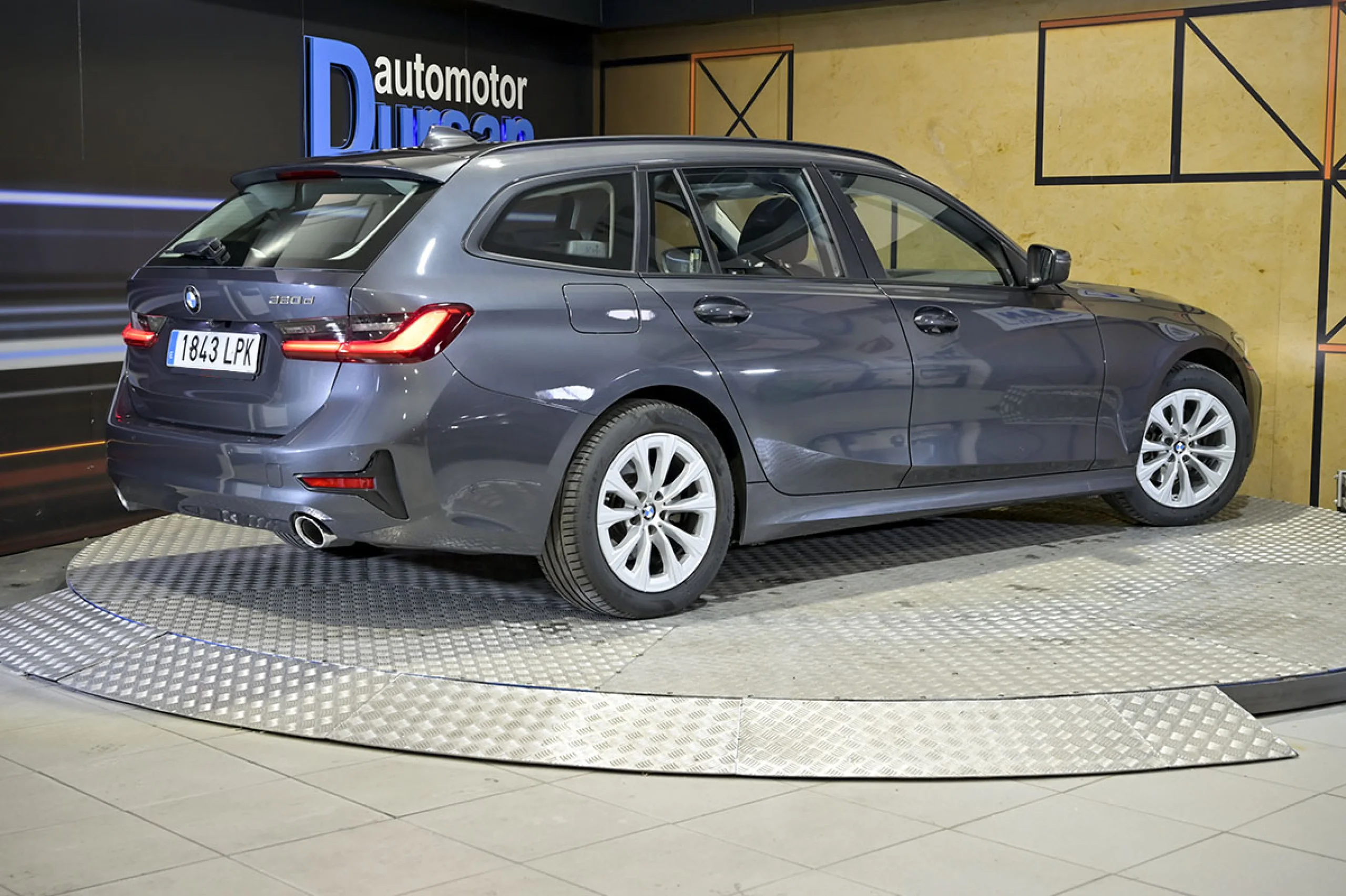 BMW 320 Serie 3 320d Auto.Touring - Foto 5