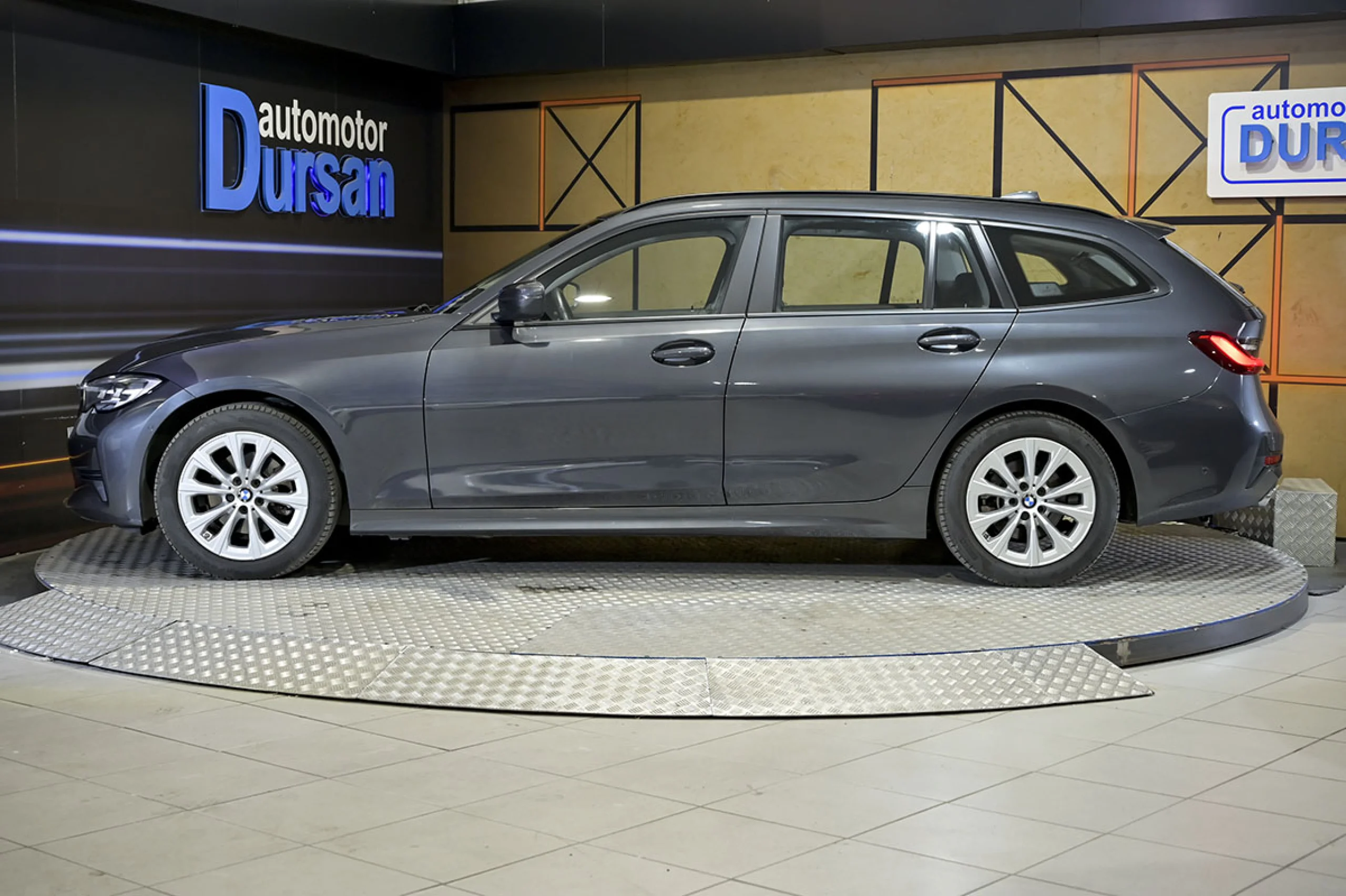 BMW 320 Serie 3 320d Auto.Touring - Foto 19