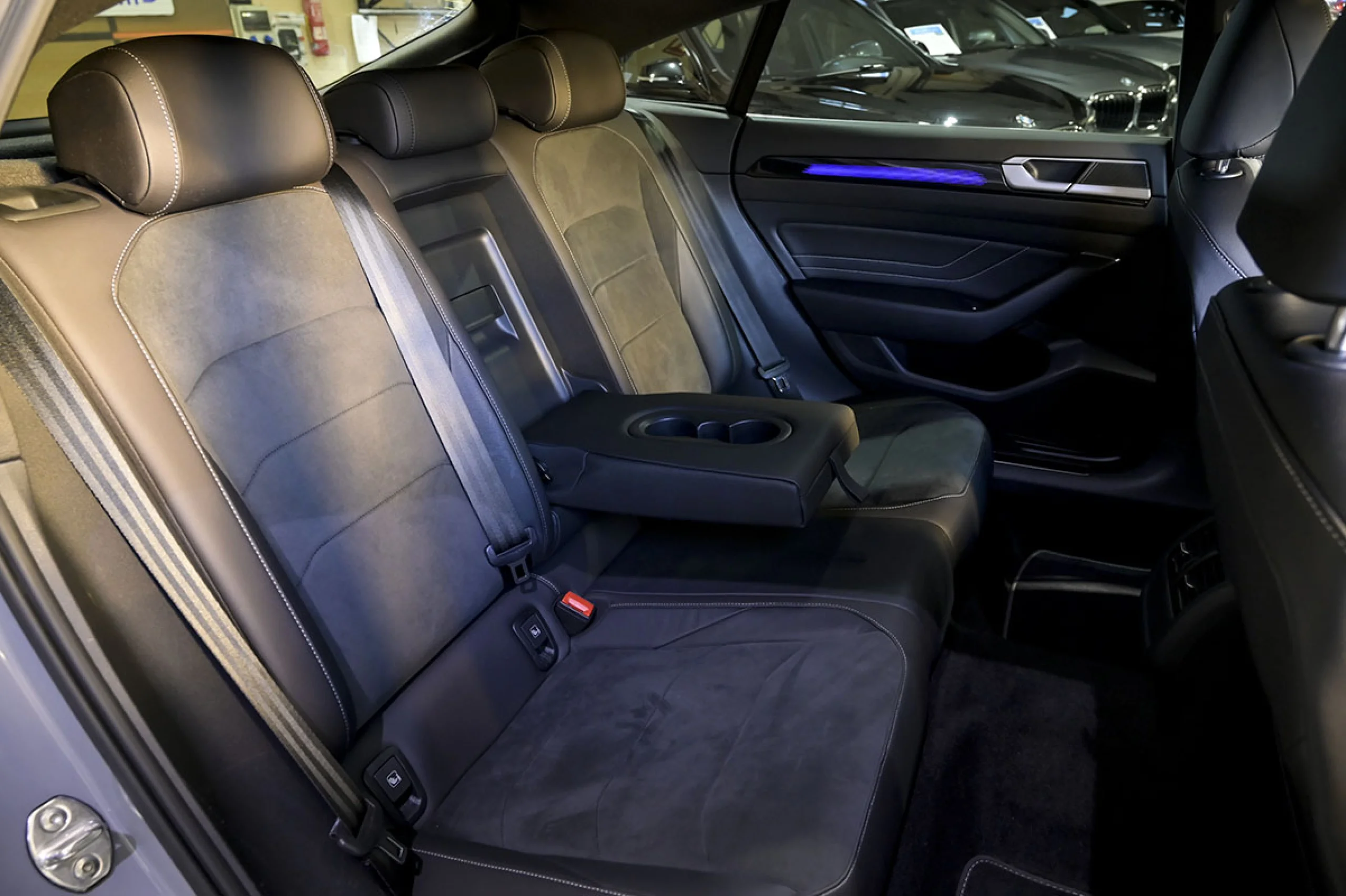 Volkswagen Arteon RLine 2.0 TDI 110kW 150CV DSG - Foto 17