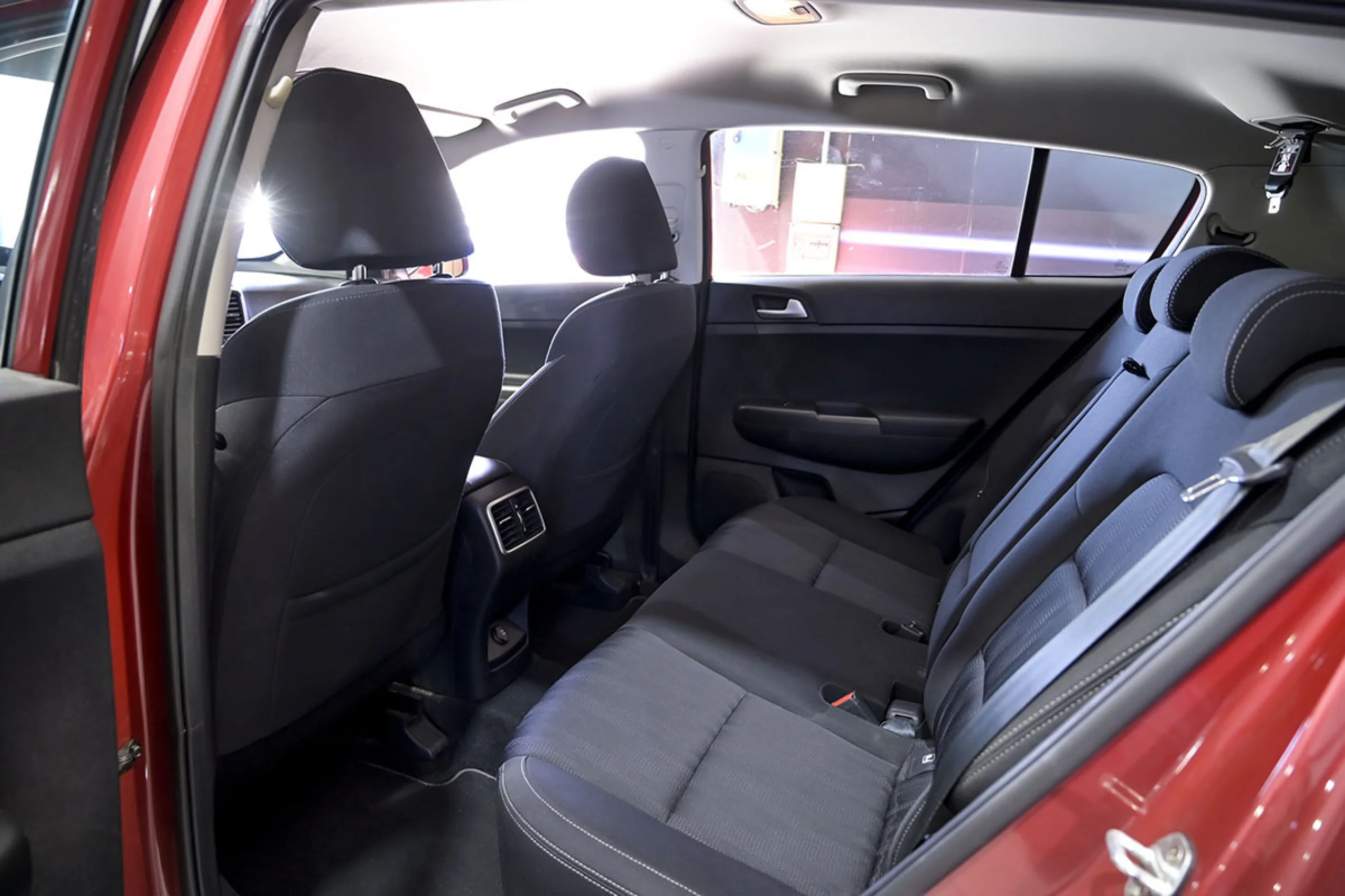 Kia Sportage 1.6 MHEV Business DCT 100kW 136CV 4X2 - Foto 16