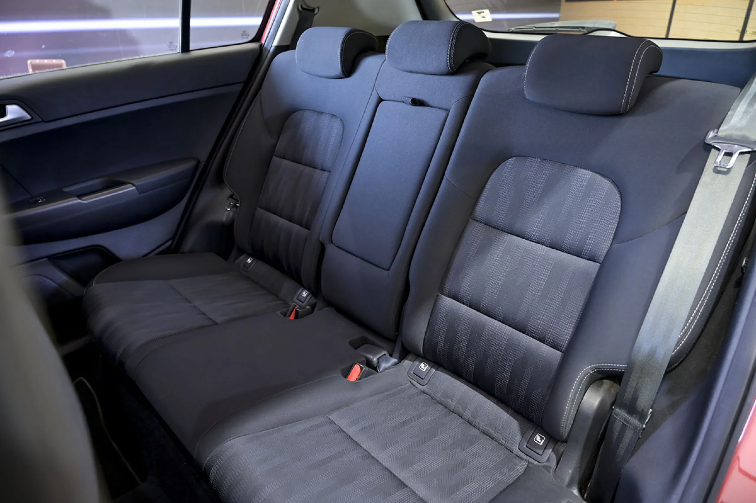 Kia Sportage 1.6 MHEV Business DCT 100kW 136CV 4X2 - Foto 17