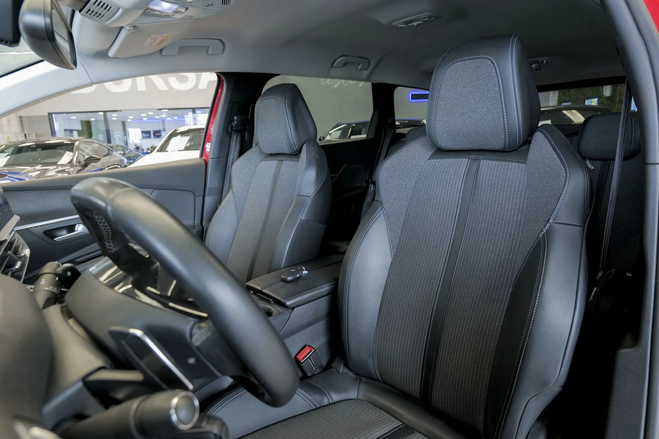 Peugeot 5008 1.5 BlueHDi 96kW 130CV SS Allure EAT8 - Foto 7