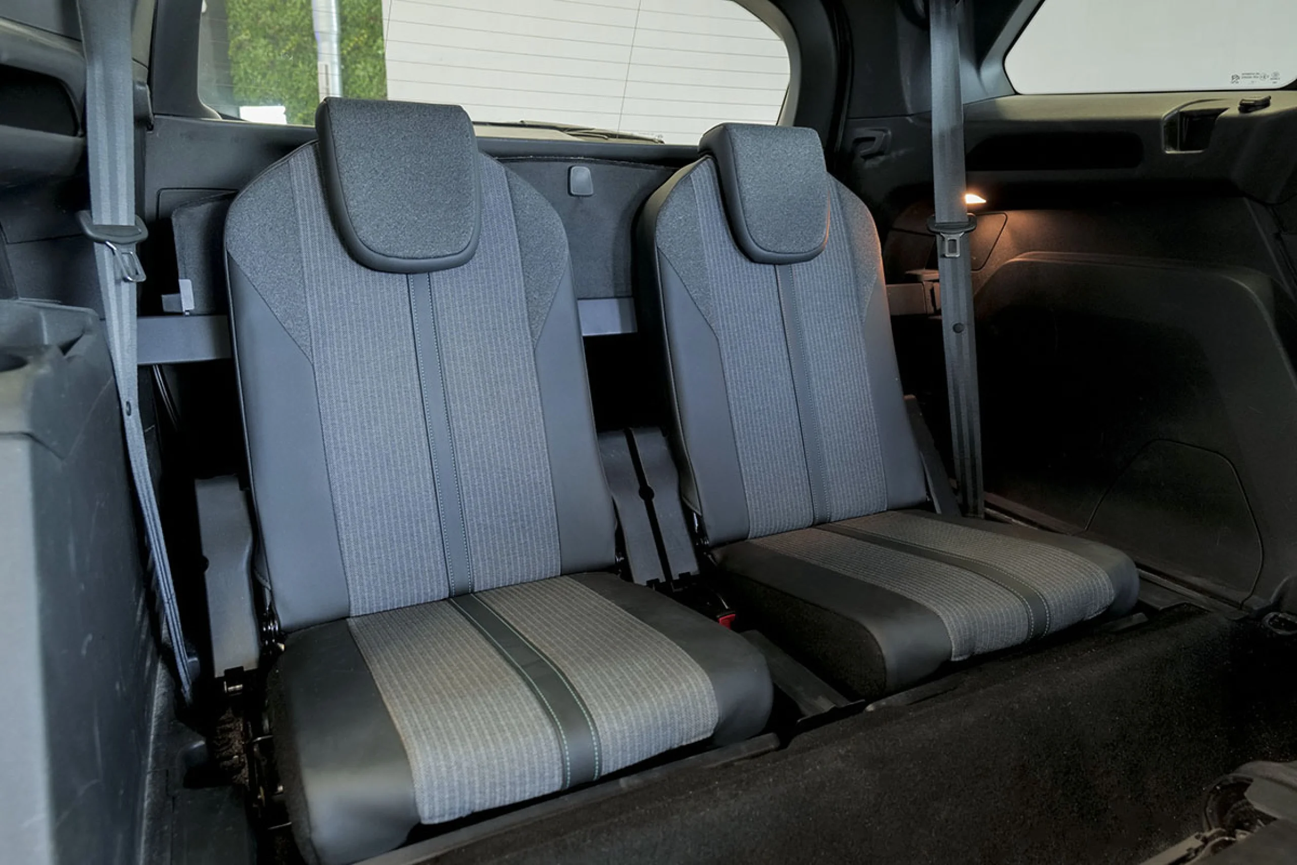 Peugeot 5008 1.5 BlueHDi 96kW 130CV SS Allure EAT8 - Foto 18