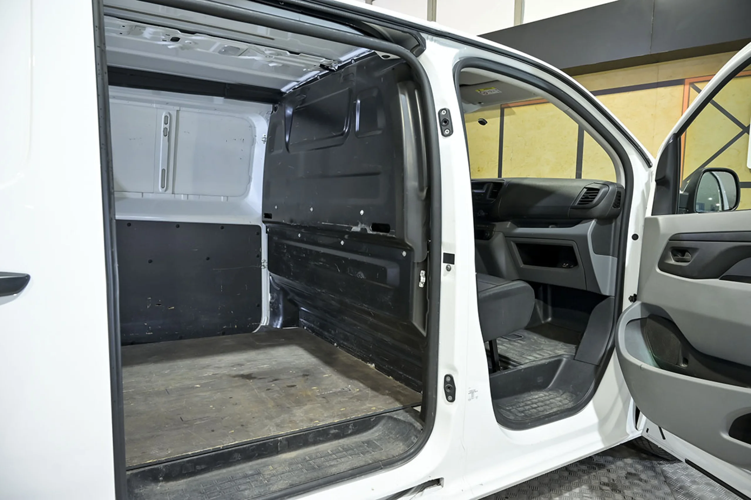 Peugeot Expert Furgon Pro 1.5 BlueHDi 120 SS Standard - Foto 14