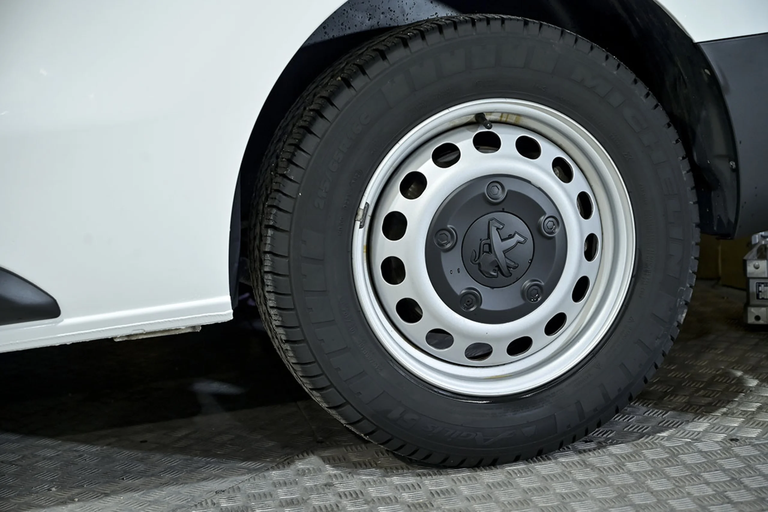 Peugeot Expert Furgon Pro 1.5 BlueHDi 120 SS Standard - Foto 15