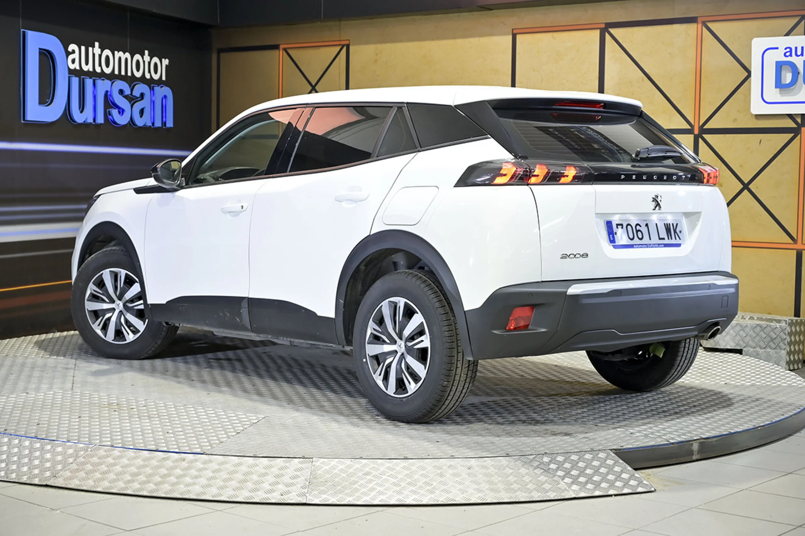 Peugeot 2008 Active BlueHDI 81kW 110CV - Foto 4