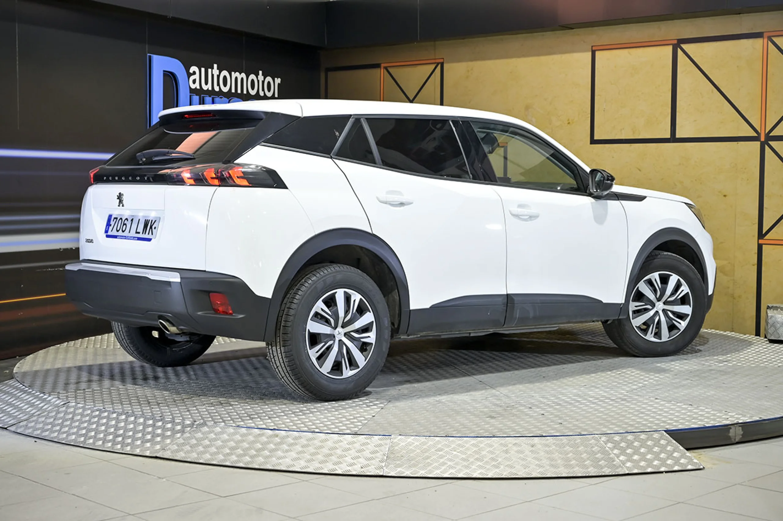 Peugeot 2008 Active BlueHDI 81kW 110CV - Foto 5