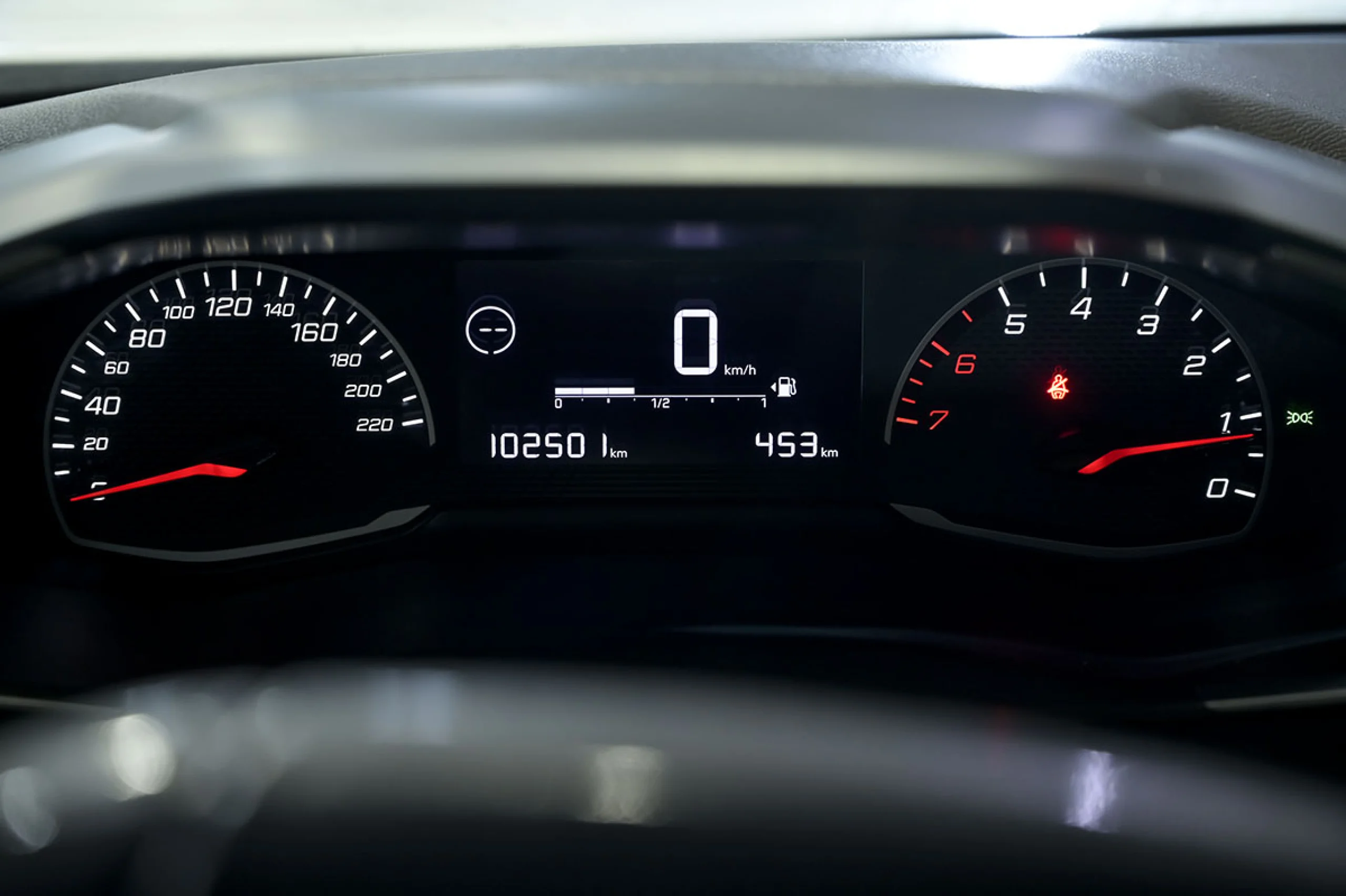 Peugeot 2008 Active BlueHDI 81kW 110CV - Foto 7