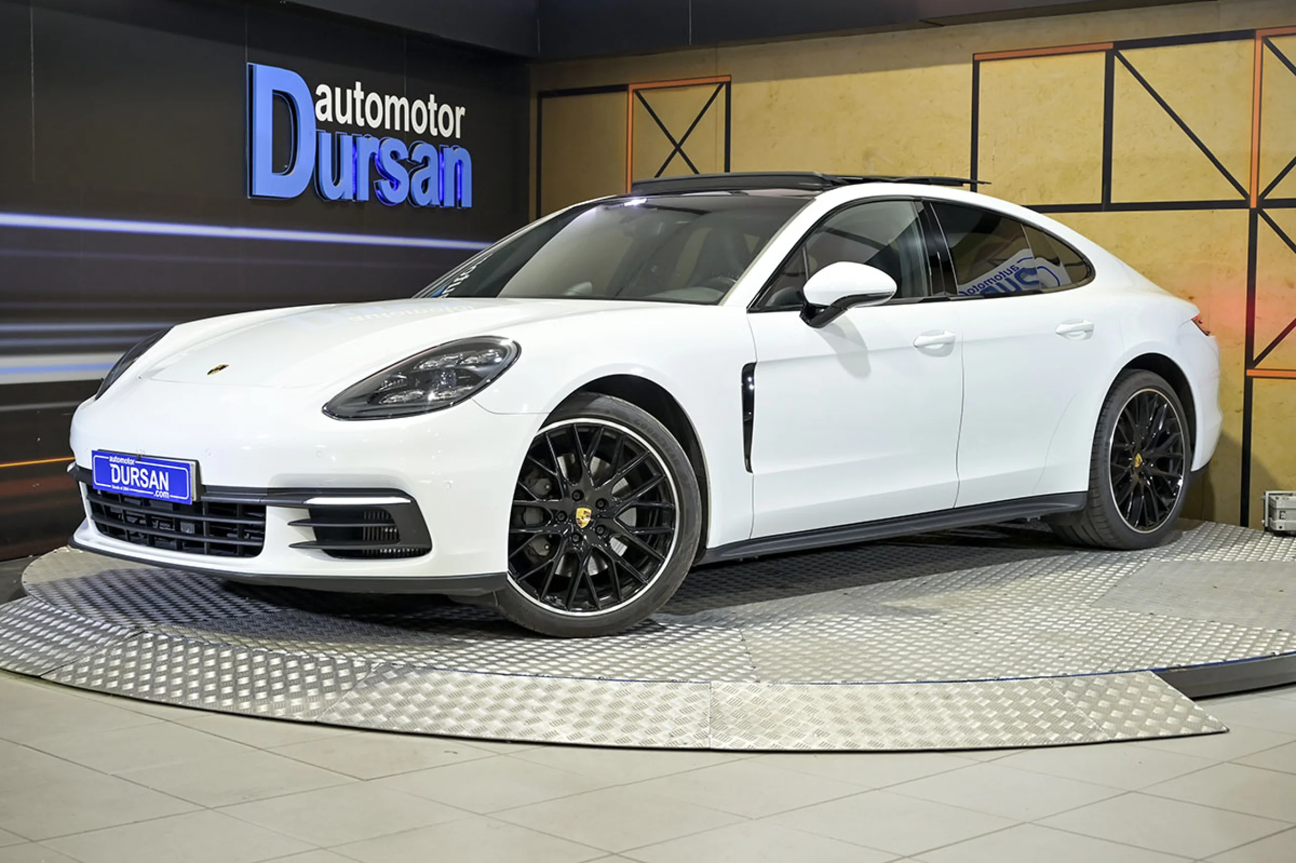 Porsche Panamera 4S - Foto 1