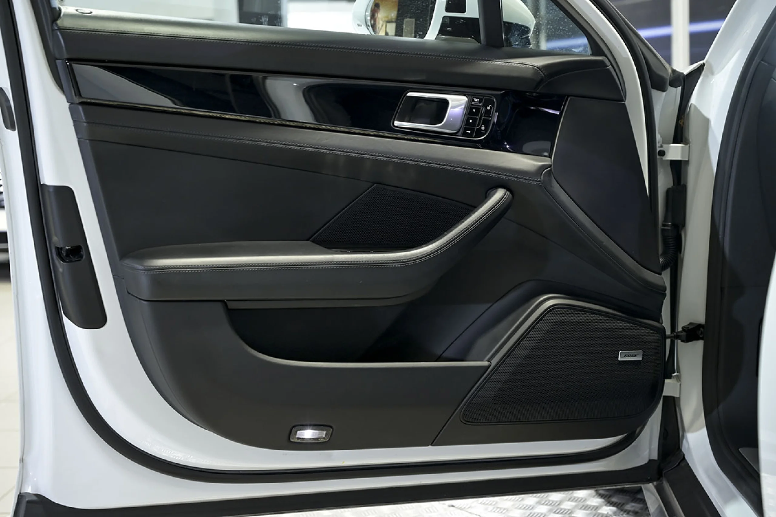 Porsche Panamera 4S - Foto 45