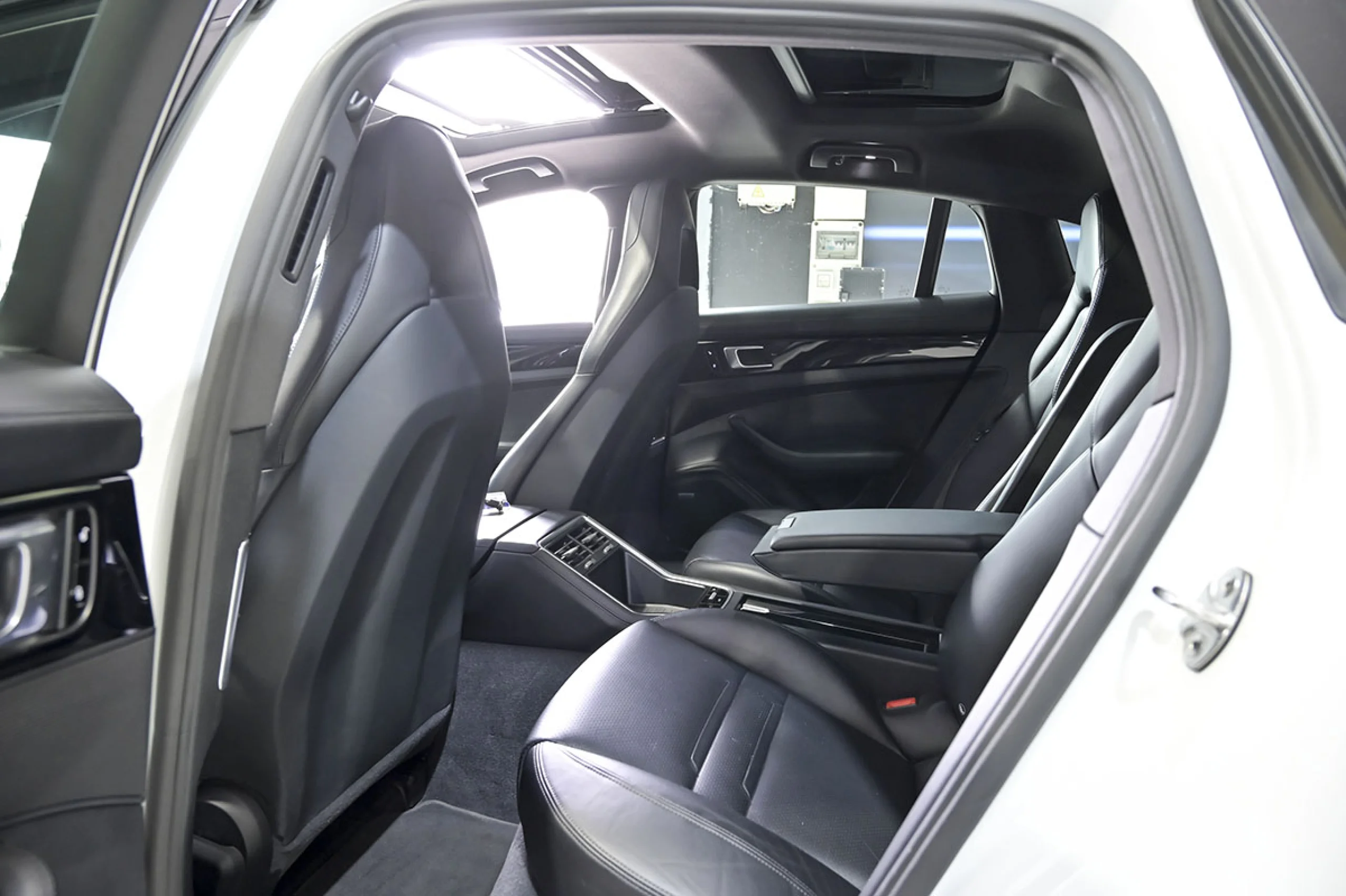 Porsche Panamera 4S - Foto 16