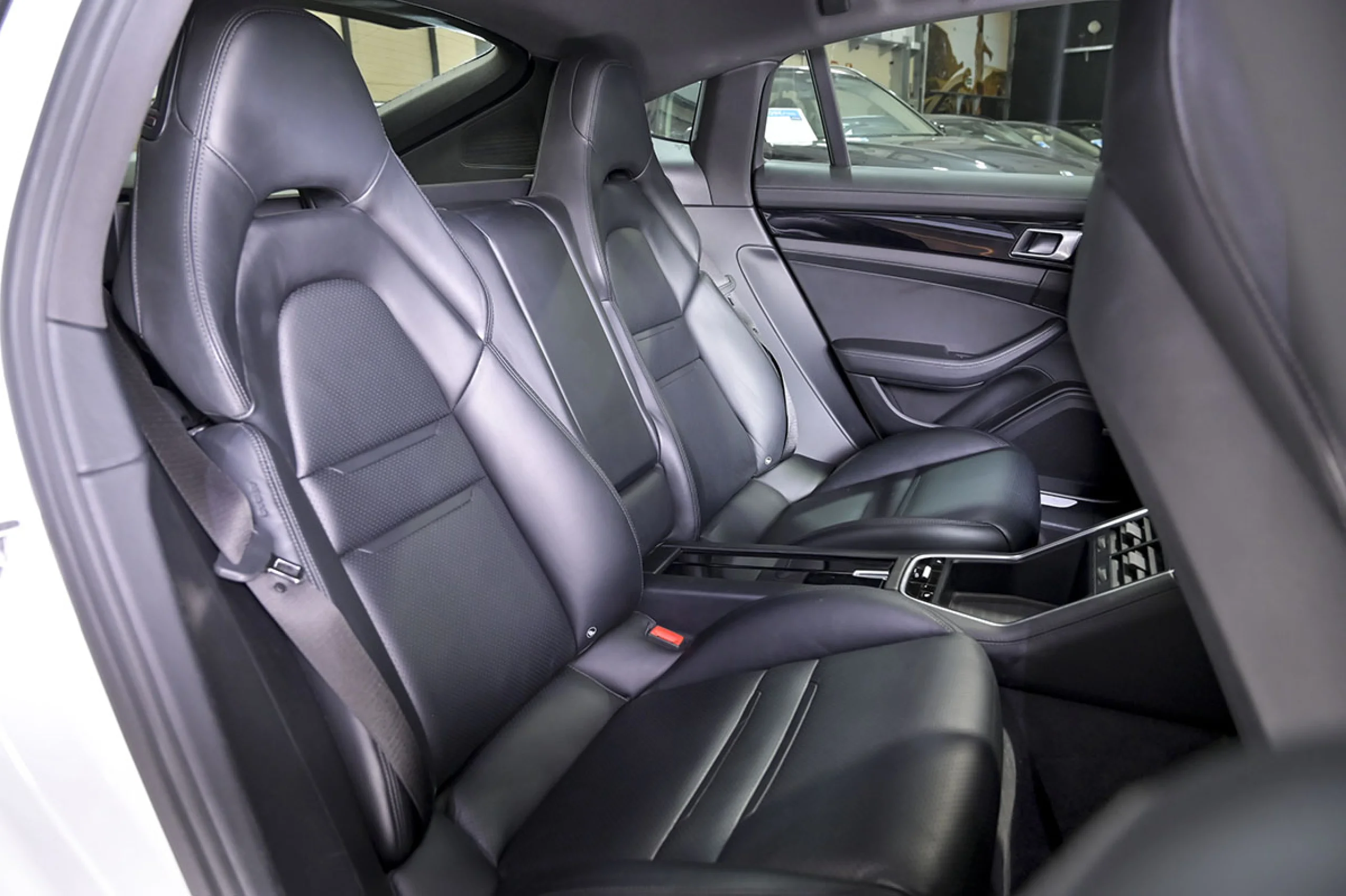 Porsche Panamera 4S - Foto 18