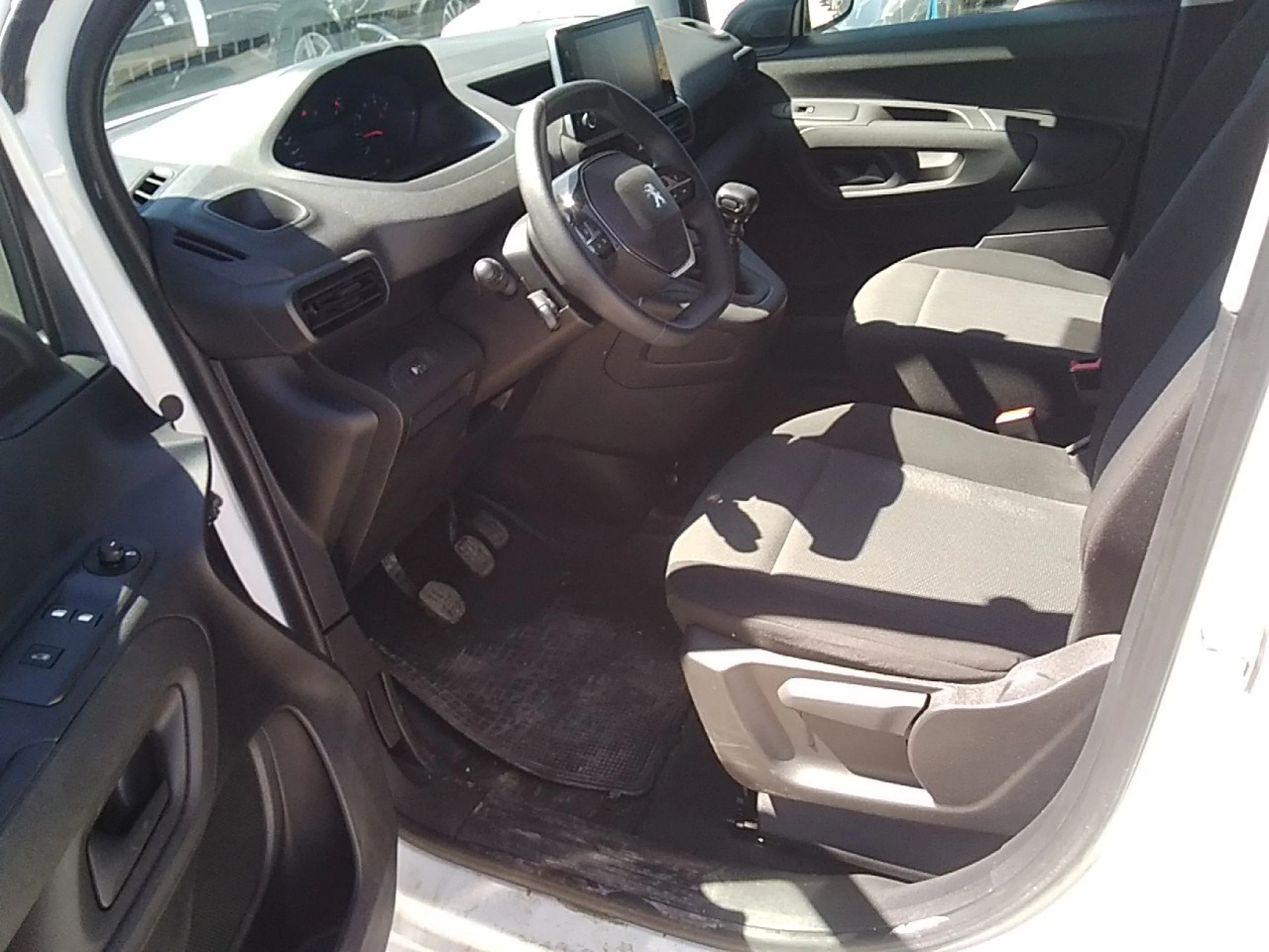 Peugeot Partner Premium Standard 600kg BlueHDi 73kW - Foto 7