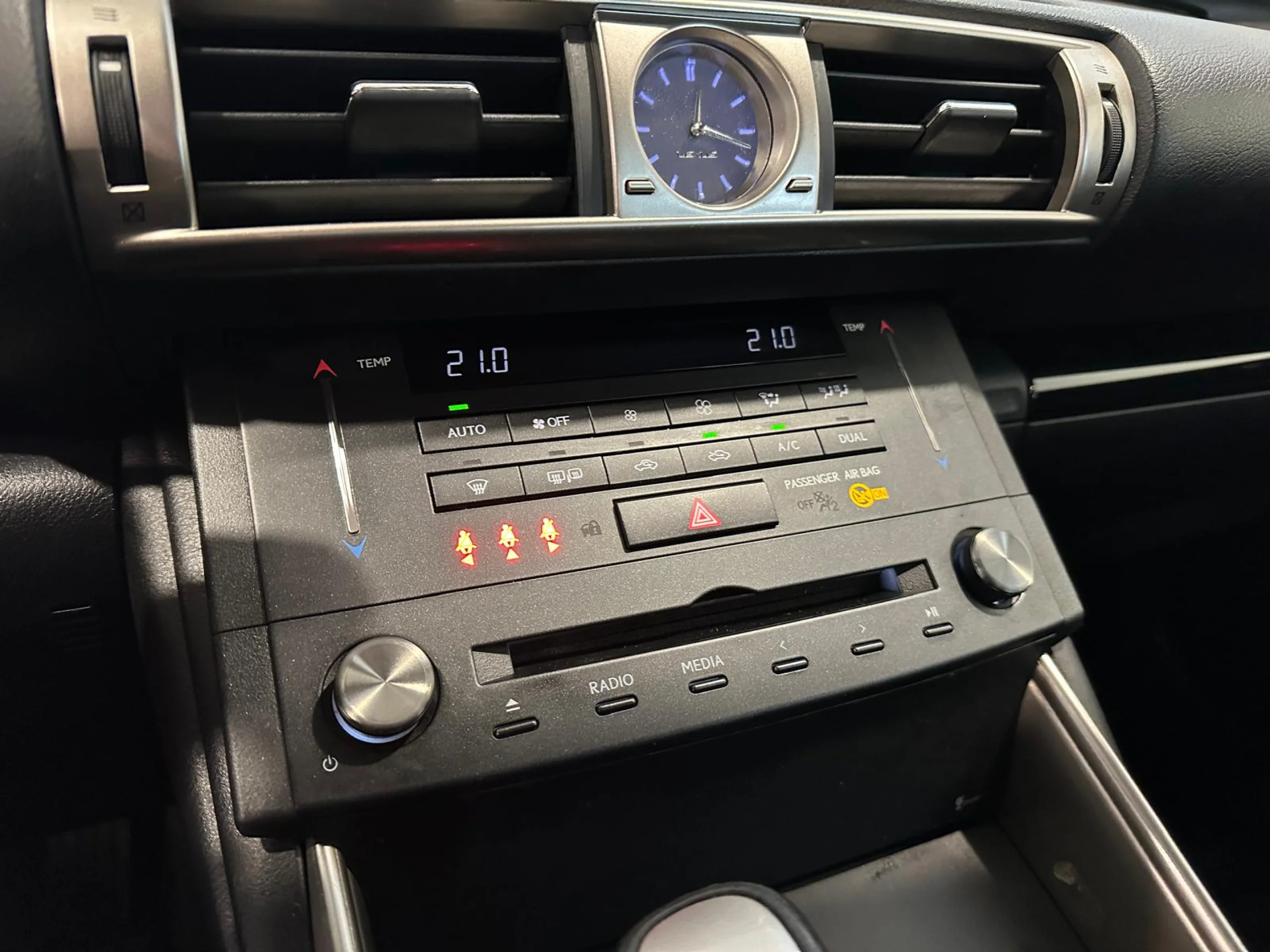 Lexus IS 300 IS300h Executive Tecno - Foto 11